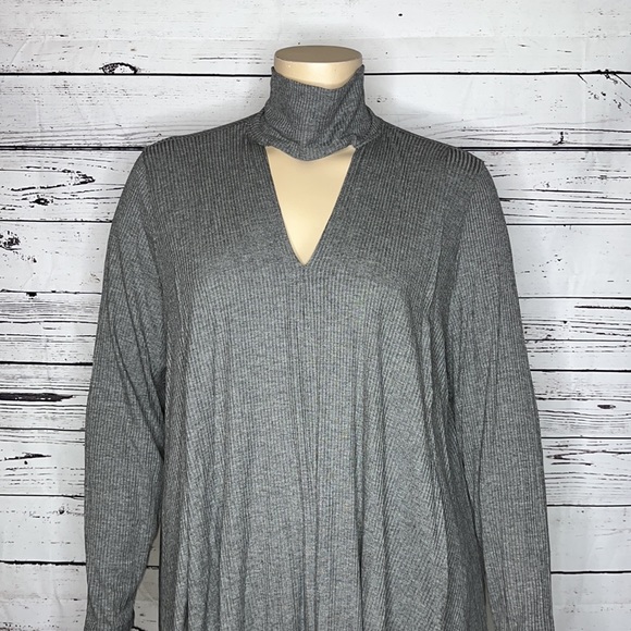 SB Suzanne Betro NWT Size 3X Gray Choker Style Neckline Drape Detail Tunic Top - Picture 2 of 5